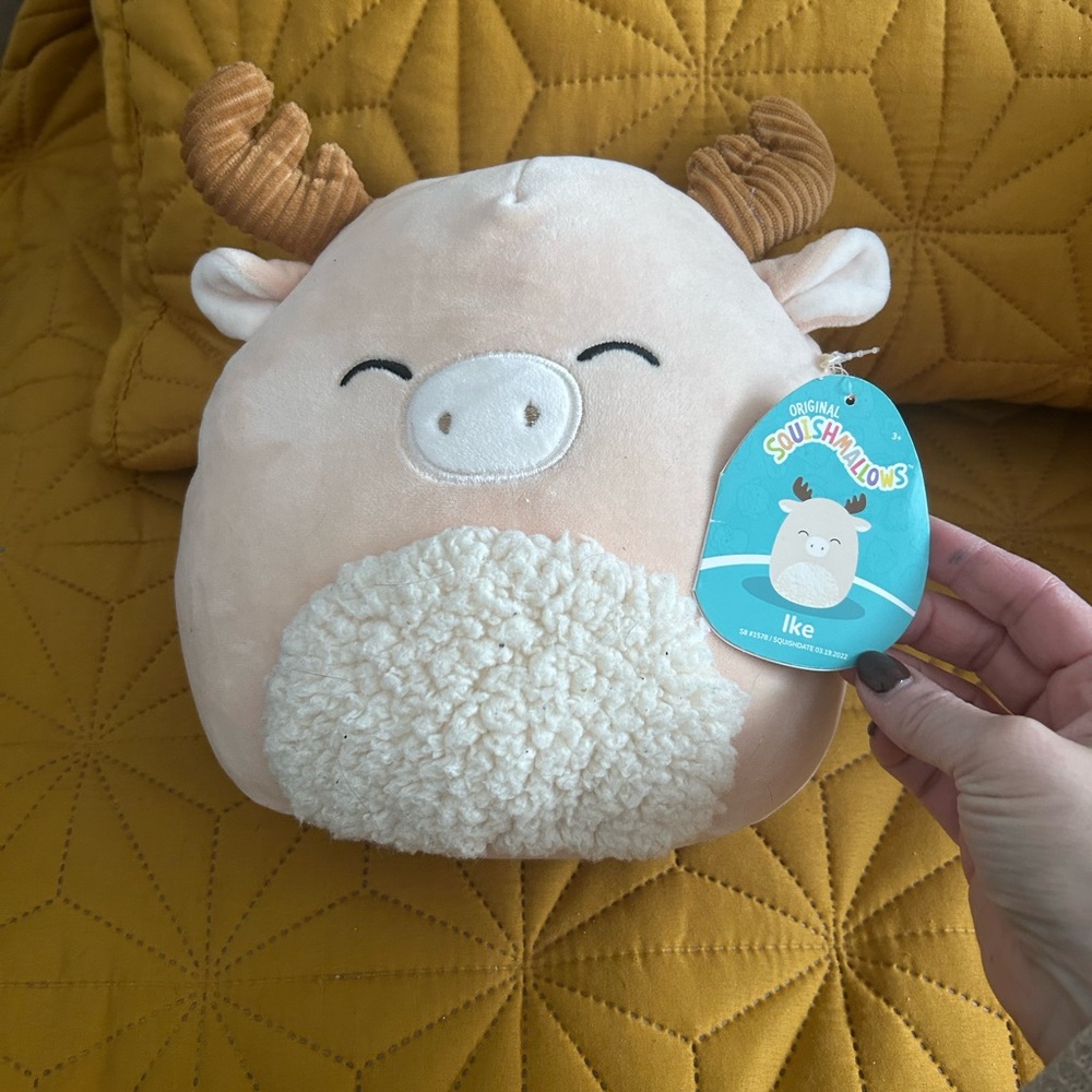 Squishmallows Ike